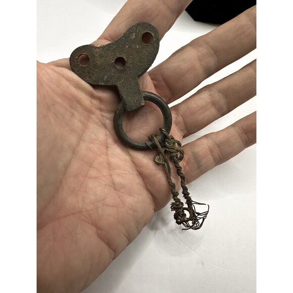 Antique Cast Iron Ring Pull Doors Gates Cabinets Rustic Window Replacement - Picture 4 of 6